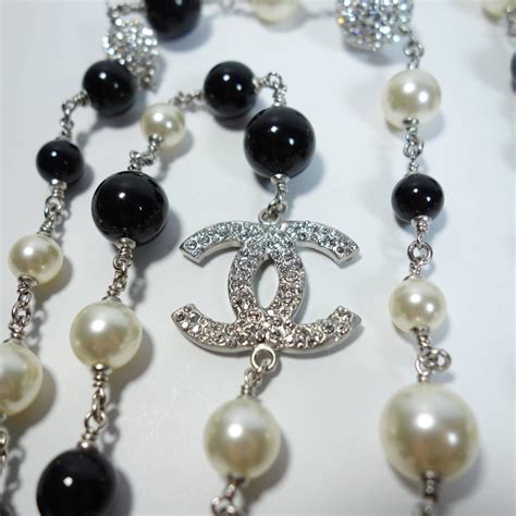 chanel white and black bead necklace|long Chanel necklace with pearls.